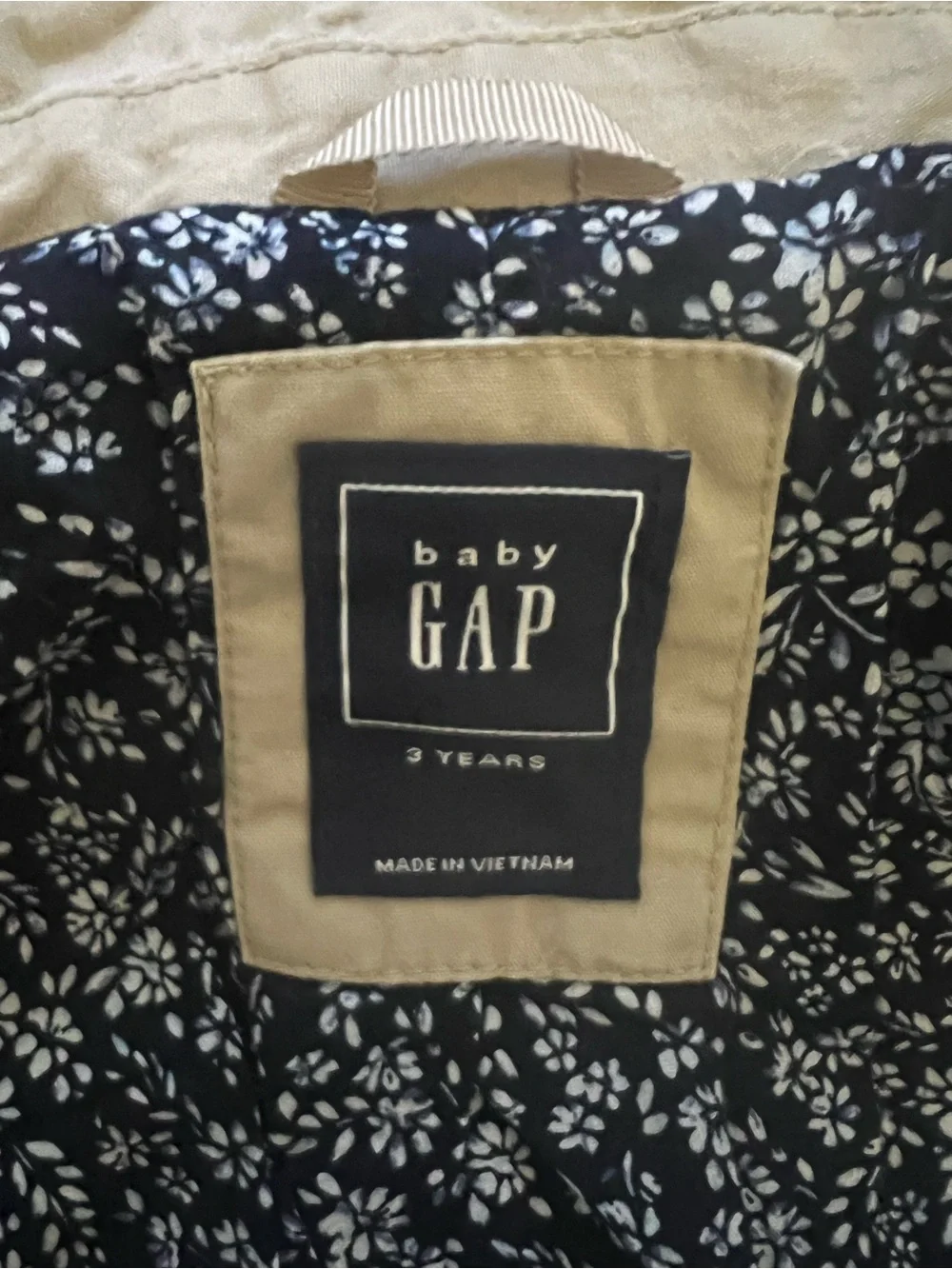 GAP 3T Kids girls Khaki /tan Double-Breasted Pea Coat fully lined w/flower print
